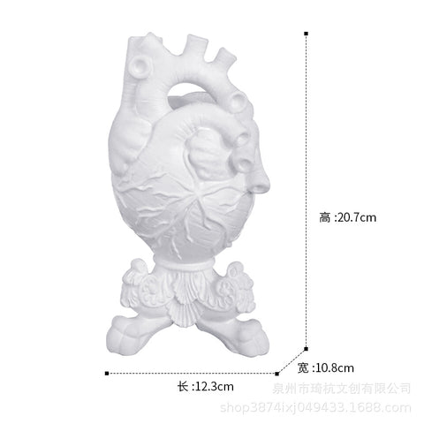 Peça Decorativa em Formato de Coração Humano